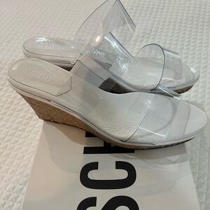 Schultz west sandal, white, NIB, size 9